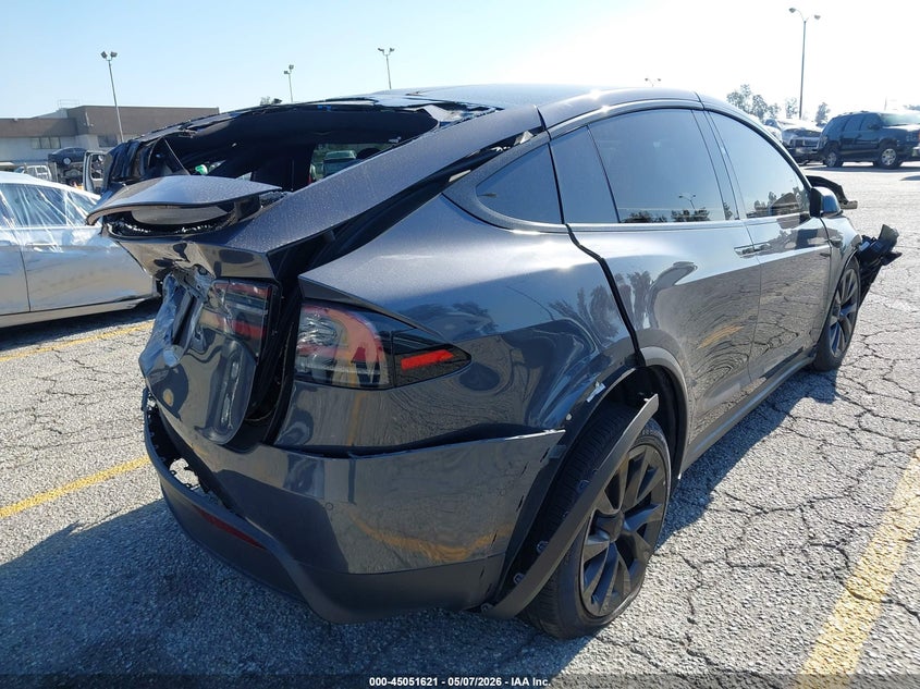 2022 Tesla Model x VIN 7SAXCBE56NF334115 IAAI salvage auction — FRONT & REAR, Salvage (California), sold $7,100 on 2026-07-14 (photo 4)