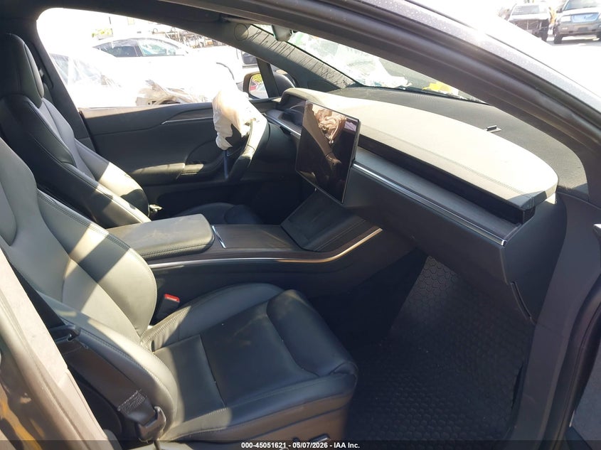 2022 Tesla Model x VIN 7SAXCBE56NF334115 IAAI salvage auction — FRONT & REAR, Salvage (California), sold $7,100 on 2026-07-14 (photo 5)