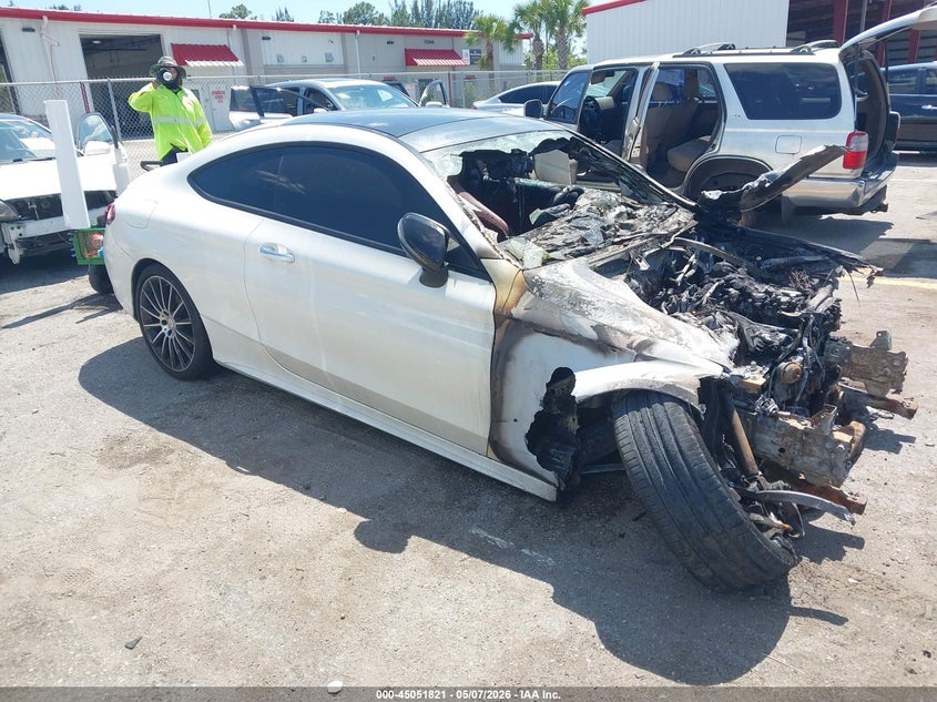 2017 Mercedes-benz C-klasse VIN WDDWJ4JB1HF363596 IAAI salvage auction — ENGINE BURN, Certificate Of Destruction (Florida), sold $225 on 2026-07-13 (photo 1)
