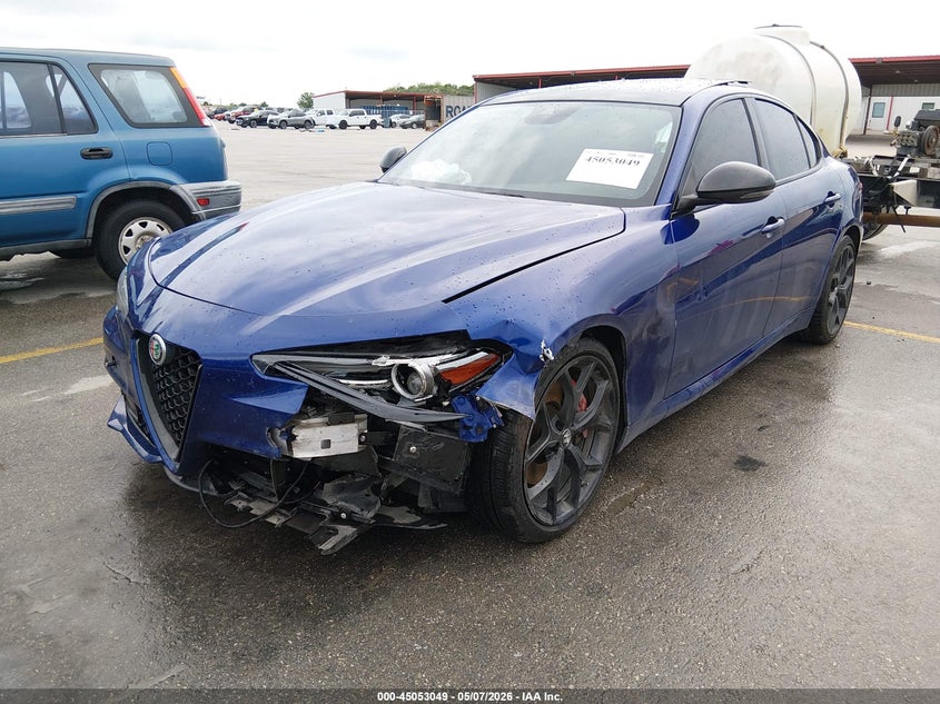 2020 Alfa romeo Giulia VIN ZARFAMAN2L7630404 IAAI salvage auction — LEFT FRONT, Salvage Title, sold $1,300 on 2026-08-19 (photo 2)