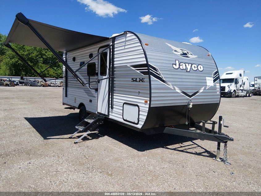 2025 Jayco Jayfl184bh VIN 1UJBC0AK3S1YC0176 IAAI salvage auction — HAIL, Regular Certificate (Iowa), sold $6,550 on 2026-07-08 (photo 1)
