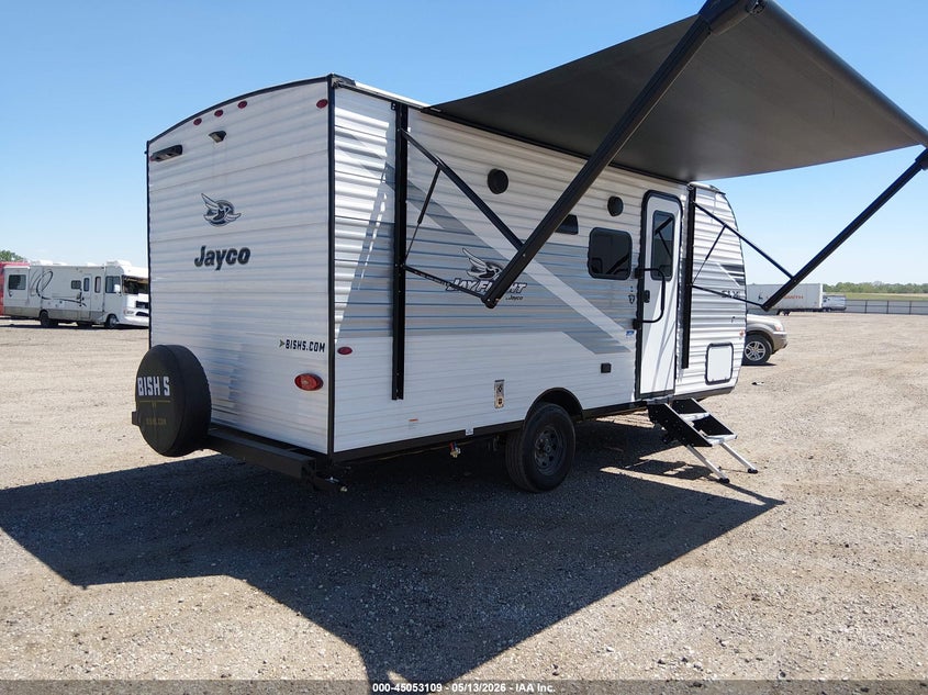 2025 Jayco Jayfl184bh VIN 1UJBC0AK3S1YC0176 IAAI salvage auction — HAIL, Regular Certificate (Iowa), sold $6,550 on 2026-07-08 (photo 4)