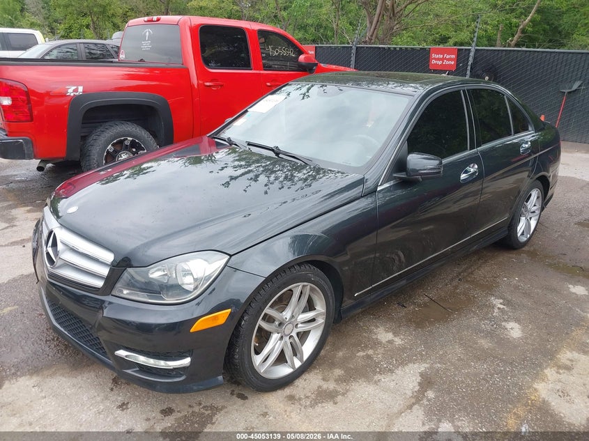 2013 Mercedes-benz C-klasse VIN WDDGF8AB6DG076904 IAAI salvage auction — RIGHT SIDE, Salvage (Kansas), sold $1,850 on 2026-07-29 (photo 2)