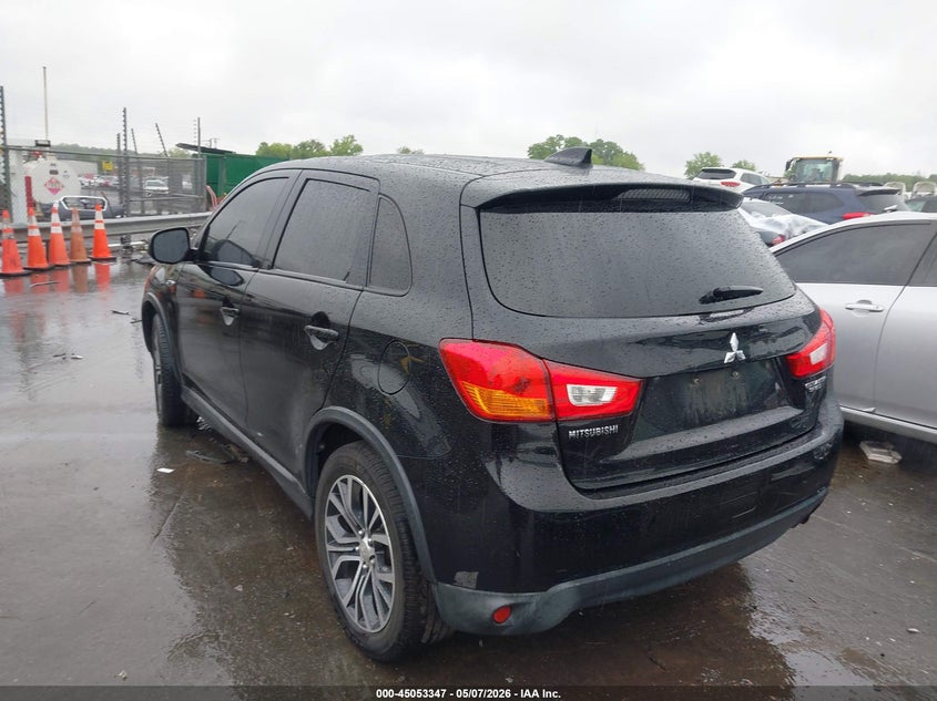 2017 Mitsubishi Outlander VIN JA4AR3AU8HZ032354 IAAI salvage auction — SIDE, Wait Title, sold $1,200 on 2026-08-31 (photo 3)