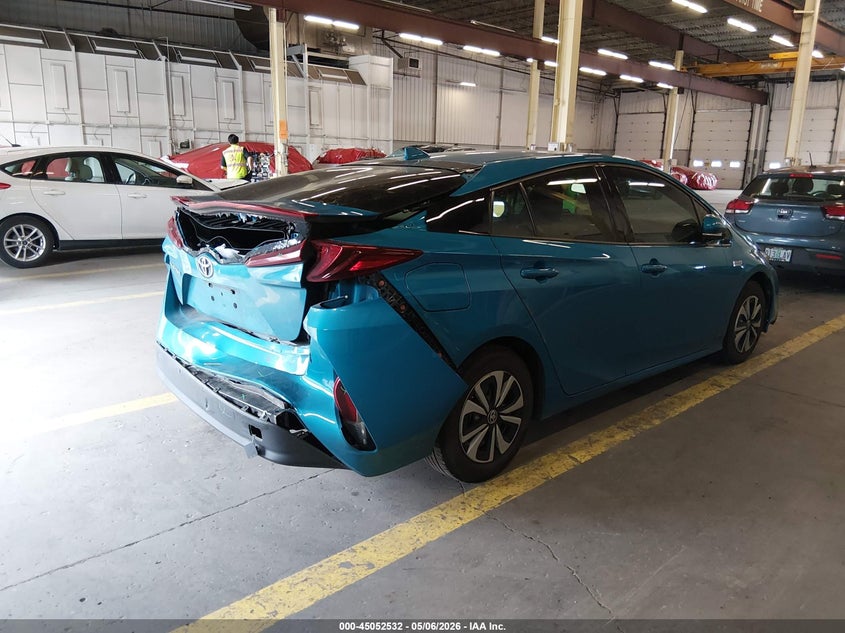 2017 Toyota Prius VIN JTDKARFP9H3026878 IAAI salvage auction — REAR END, Salvage (Oregon), sold $5,850 on 2026-07-09 (photo 4)