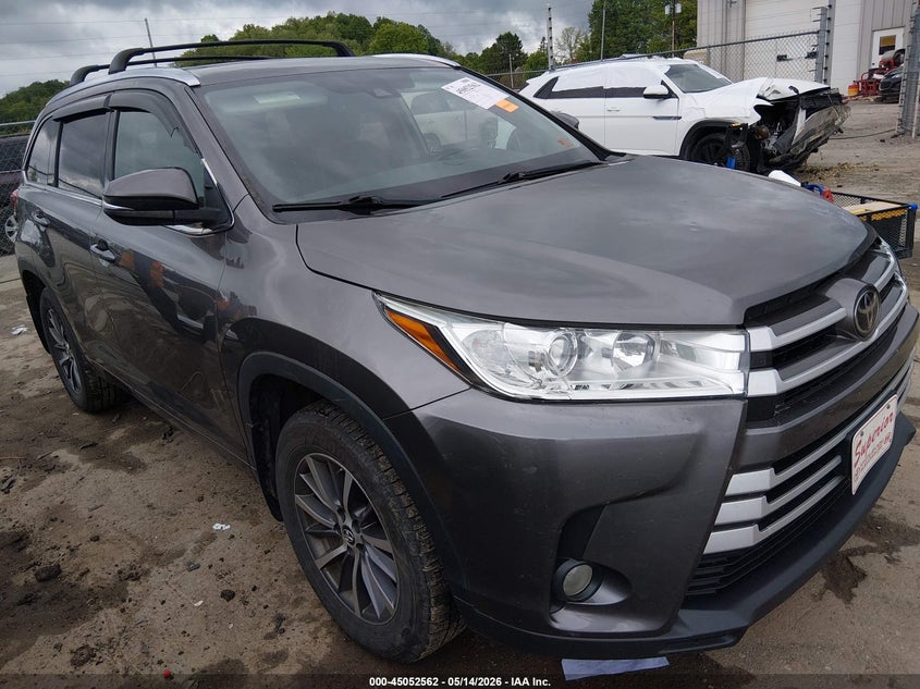 2018 Toyota Highlander VIN 5TDJZRFH9JS554308 IAAI salvage auction — HAIL, Salvage (West Virginia), sold $15,000 on 2026-07-16 (photo 1)