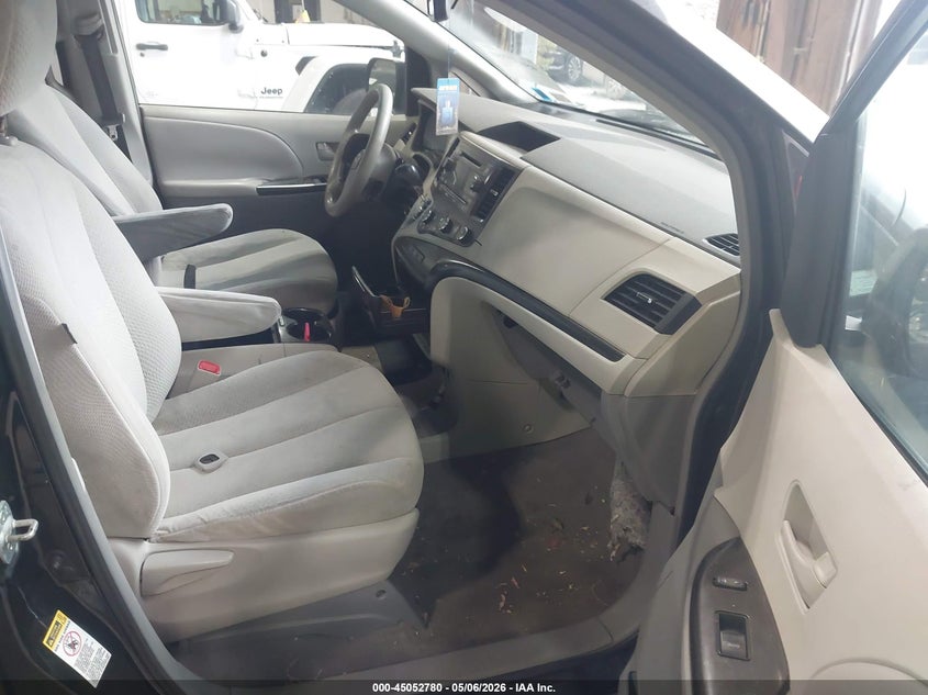 2011 Toyota Sienna VIN 5TDKK3DC2BS051055 IAAI salvage auction — NORMAL WEAR, Salvage (Texas), sold $1,375 on 2026-07-29 (photo 5)
