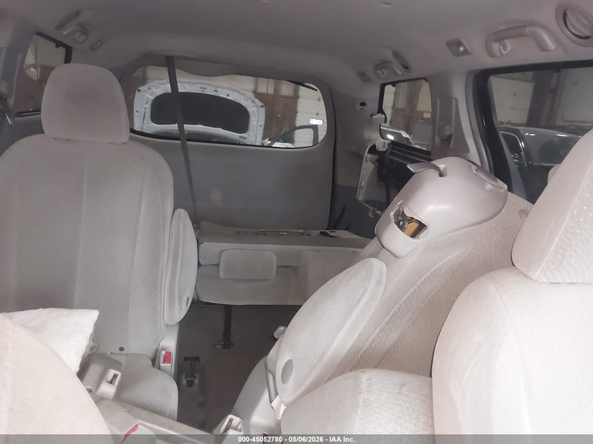 2011 Toyota Sienna VIN 5TDKK3DC2BS051055 IAAI salvage auction — NORMAL WEAR, Salvage (Texas), sold $1,375 on 2026-07-29 (photo 8)