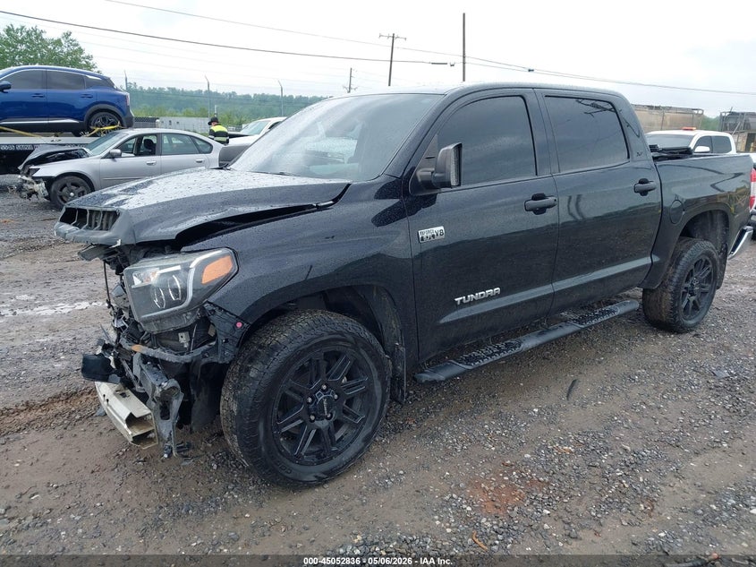 2021 Toyota Tundra VIN 5TFDY5F13MX037290 IAAI salvage auction — RIGHT FRONT, Salvage Title, sold $10,000 on 2026-08-23 (photo 2)