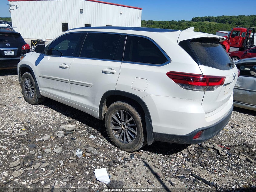 2018 Toyota Highlander VIN 5TDJZRFH9JS491565 IAAI salvage auction — HAIL, Salvage (Arkansas), sold $9,000 on 2026-07-16 (photo 3)