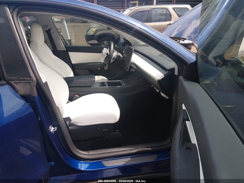 2022 Tesla Model y VIN 7SAYGDEF6NF392500 IAAI salvage auction — REAR END, Clear (Hawaii), sold $1,550 on 2026-07-28 (photo 5)