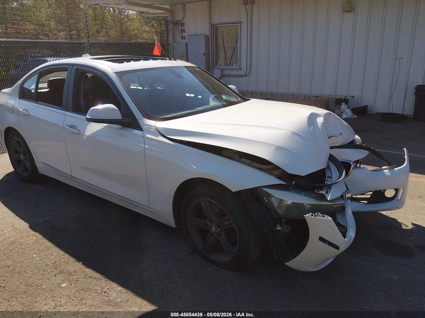 2015 BMW 3er VIN WBA3B5G56FNS15588 IAAI salvage auction — FRONT END, Salvage (Connecticut), sold $450 on 2026-07-30 (photo 1)