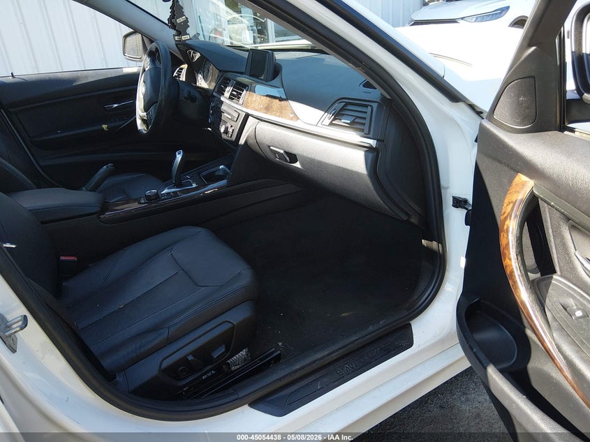 2015 BMW 3er VIN WBA3B5G56FNS15588 IAAI salvage auction — FRONT END, Salvage (Connecticut), sold $450 on 2026-07-30 (photo 5)