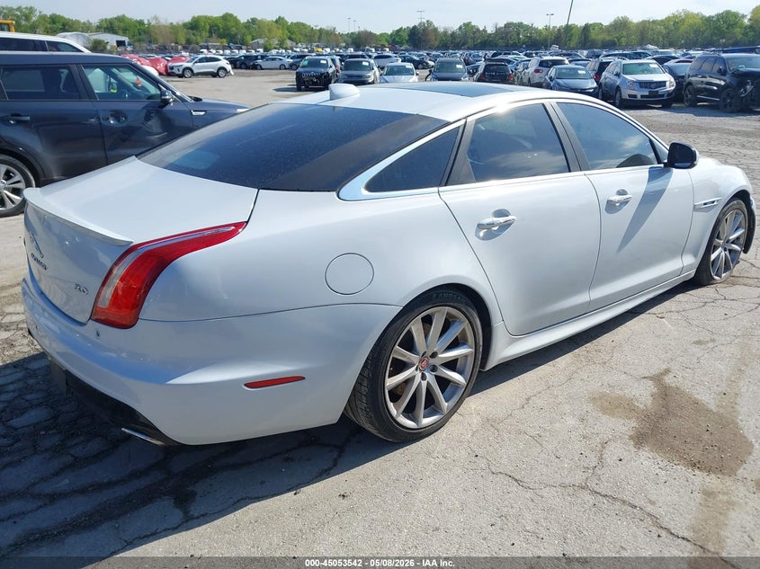 2016 Jaguar Xj VIN SAJWA1C73G8V93887 IAAI salvage auction — FRONT END, Salvage (Illinois), sold $450 on 2026-07-28 (photo 4)