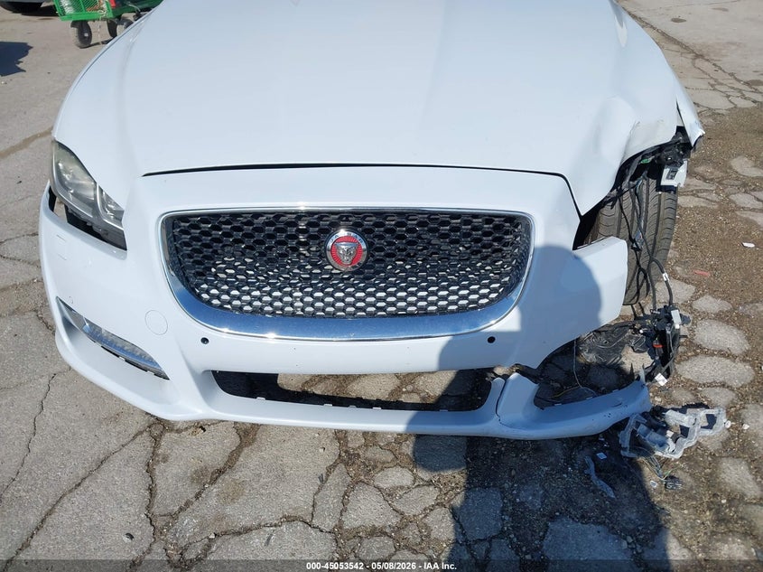 2016 Jaguar Xj VIN SAJWA1C73G8V93887 IAAI salvage auction — FRONT END, Salvage (Illinois), sold $450 on 2026-07-28 (photo 6)