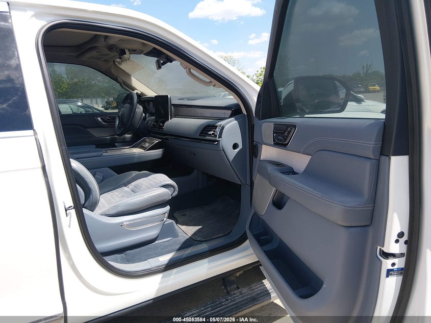 2020 Lincoln Navigator VIN 5LMJJ3TT6LEL23932 IAAI salvage auction — UNKNOWN, Salvage (Illinois), sold $19,000 on 2026-07-10 (photo 5)