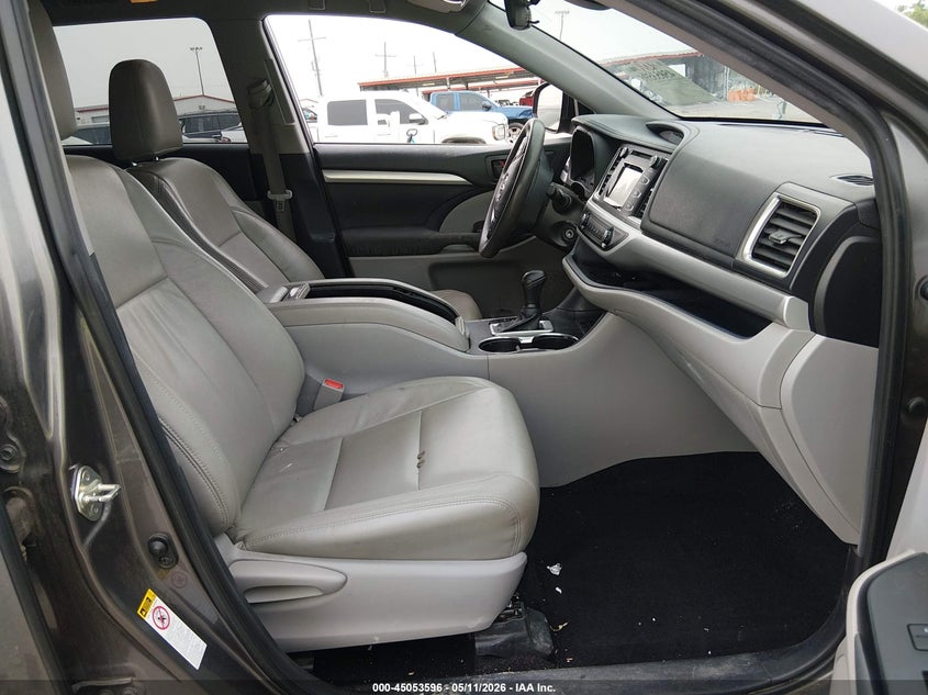 2019 Toyota Highlander VIN 5TDZZRFH5KS301815 IAAI salvage auction — FRONT END, Salvage (Mississippi), sold $3,400 on 2026-07-14 (photo 5)