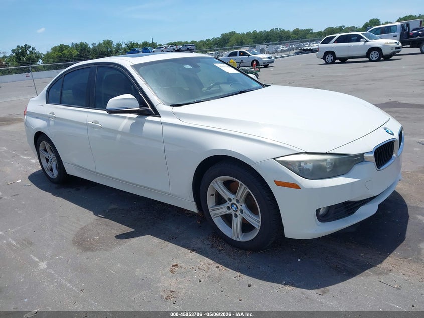 2014 BMW 3er VIN WBA3C1C5XEK105140 IAAI salvage auction — NORMAL WEAR, Clear (Montana), sold $400 on 2026-07-29 (photo 1)