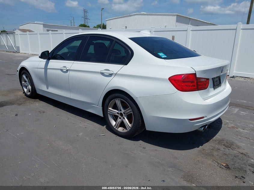 2014 BMW 3er VIN WBA3C1C5XEK105140 IAAI salvage auction — NORMAL WEAR, Clear (Montana), sold $400 on 2026-07-29 (photo 3)