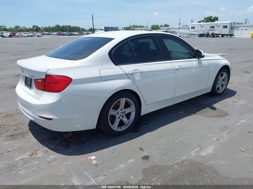 2014 BMW 3er VIN WBA3C1C5XEK105140 IAAI salvage auction — NORMAL WEAR, Clear (Montana), sold $400 on 2026-07-29 (photo 4)