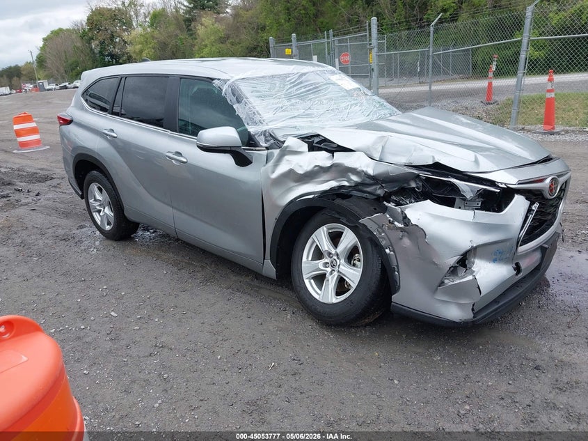 2023 Toyota Highlander VIN 5TDKDRAH2PS026502 IAAI salvage auction — RIGHT FRONT, Salvage (Virginia), sold $10,950 on 2026-07-28 (photo 1)