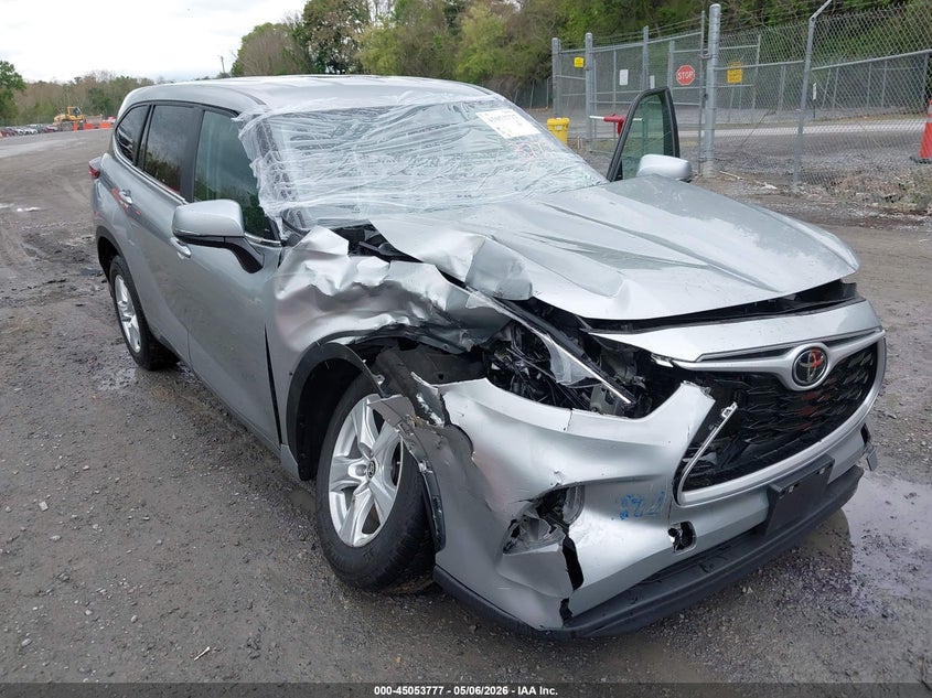 2023 Toyota Highlander VIN 5TDKDRAH2PS026502 IAAI salvage auction — RIGHT FRONT, Salvage (Virginia), sold $10,950 on 2026-07-28 (photo 6)