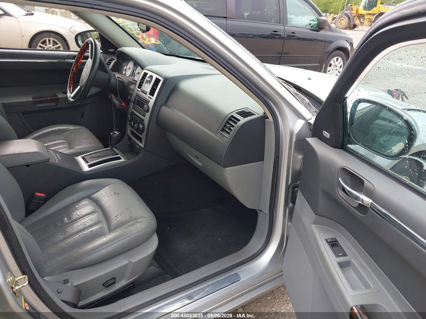 2005 Chrysler 300c VIN 2C3AA63H95H532795 IAAI salvage auction — NORMAL WEAR, Original (Ohio), sold $550 on 2026-07-08 (photo 5)