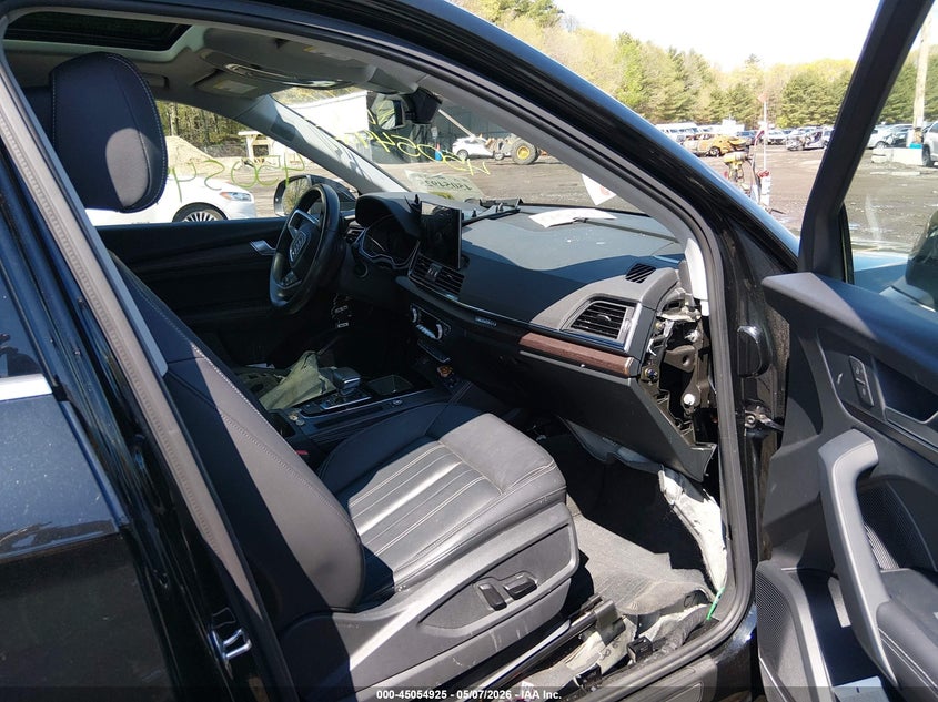 2021 Audi Q5 VIN WA1BAAFY8M2055289 IAAI salvage auction — ELECTRICAL, Salvage (Massachusetts), sold $14,000 on 2026-07-14 (photo 5)