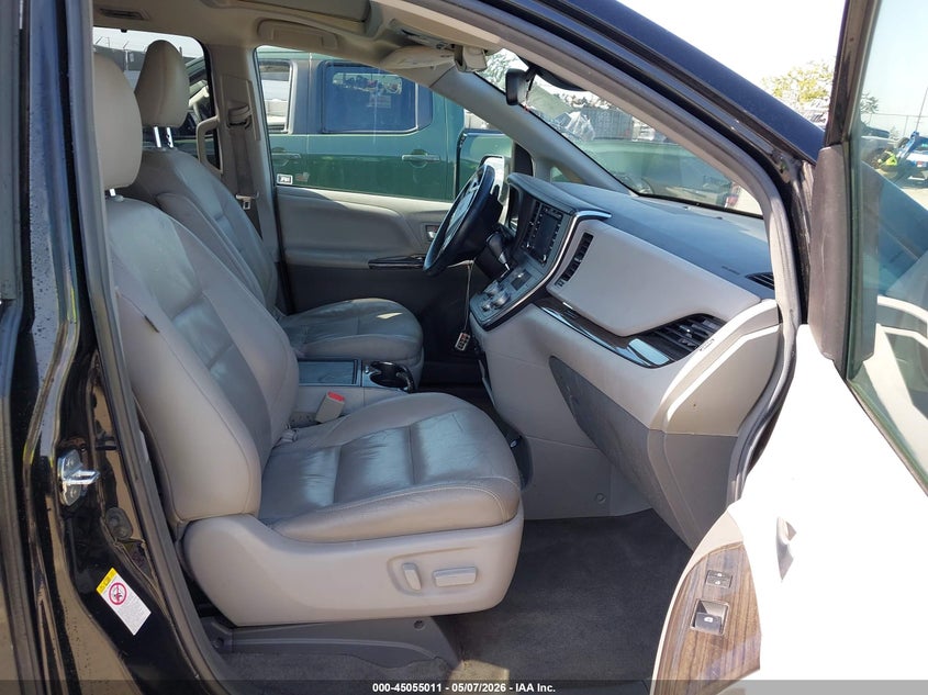 2018 Toyota Sienna VIN 5TDYZ3DC0JS909756 IAAI salvage auction — REAR END, Salvage (California), sold $2,575 on 2026-07-08 (photo 5)
