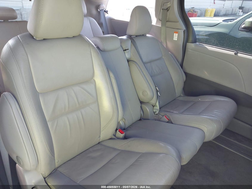 2018 Toyota Sienna VIN 5TDYZ3DC0JS909756 IAAI salvage auction — REAR END, Salvage (California), sold $2,575 on 2026-07-08 (photo 8)