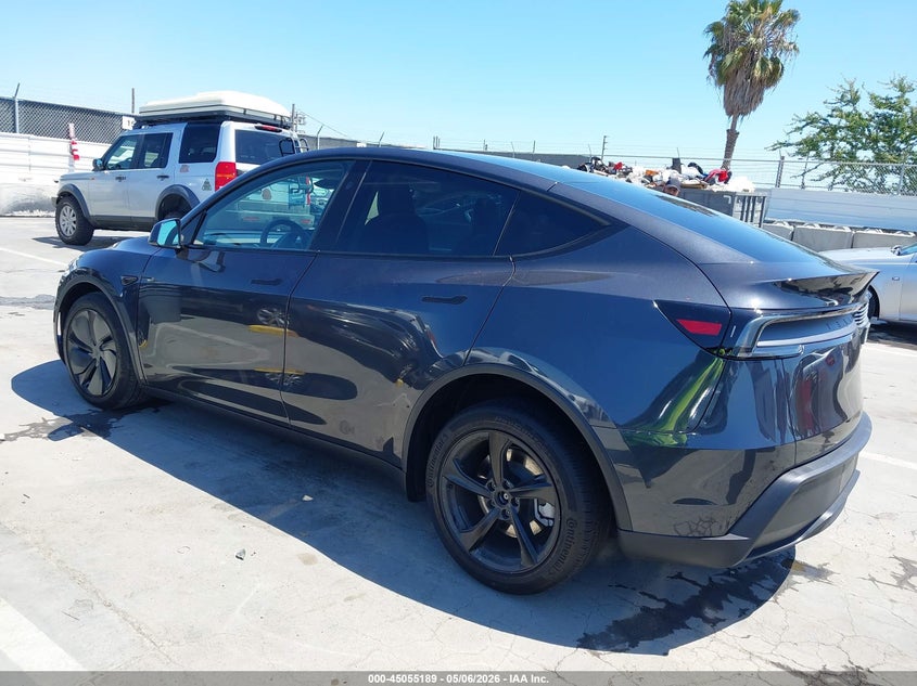 2026 Tesla Model y VIN 7SAYGDEE1TF343998 IAAI salvage auction — RIGHT SIDE, Salvage (California), sold $22,600 on 2026-07-08 (photo 3)