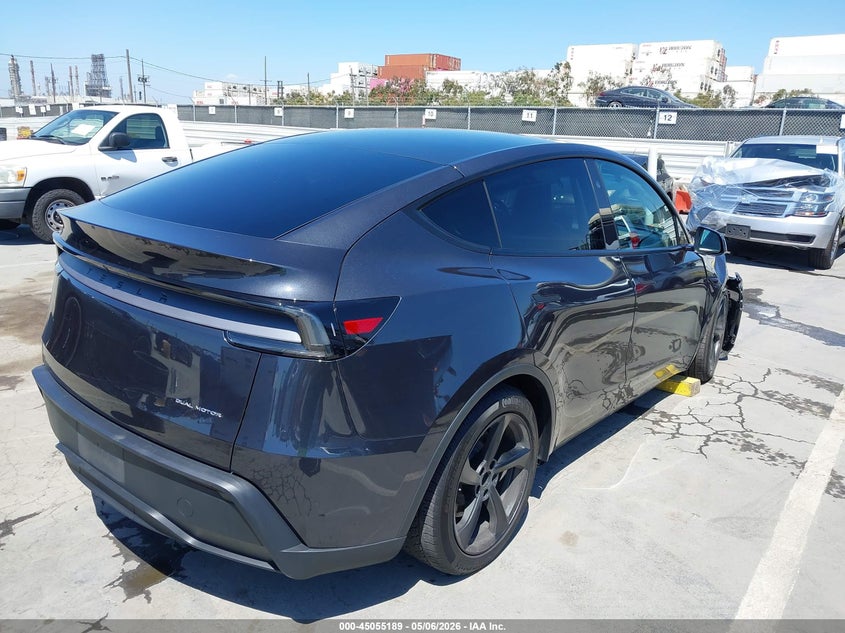 2026 Tesla Model y VIN 7SAYGDEE1TF343998 IAAI salvage auction — RIGHT SIDE, Salvage (California), sold $22,600 on 2026-07-08 (photo 4)
