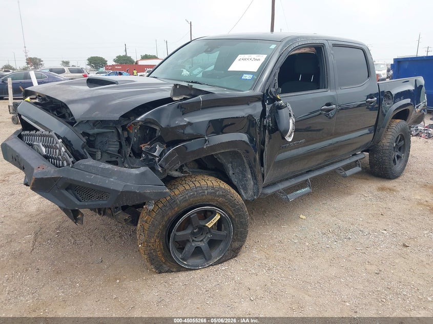 2018 Toyota Tacoma VIN 5TFAZ5CN8JX066352 IAAI salvage auction — FRONT & REAR, Salvage (Texas), sold $4,100 on 2026-07-15 (photo 2)