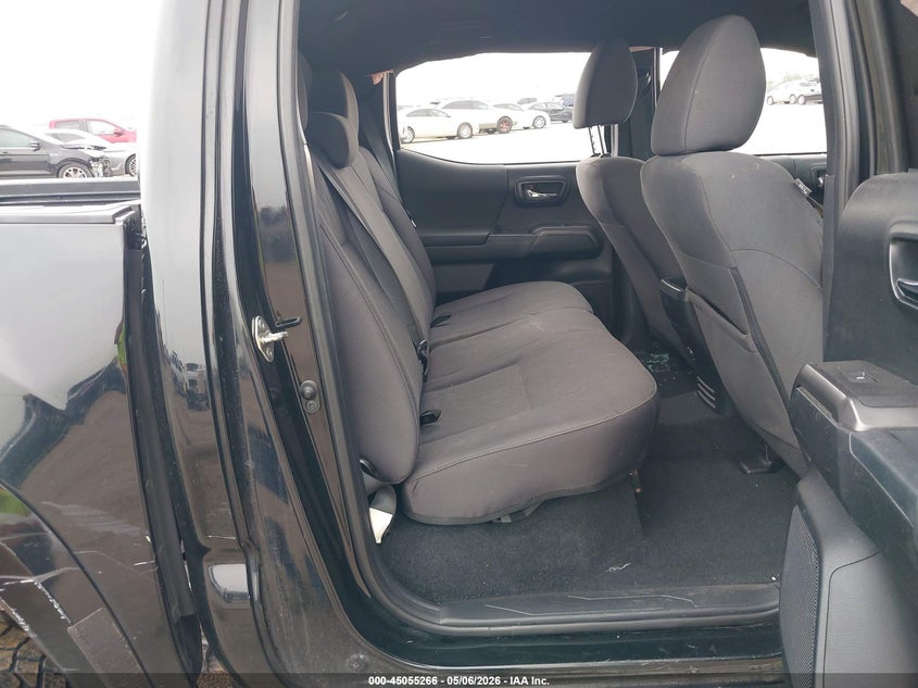 2018 Toyota Tacoma VIN 5TFAZ5CN8JX066352 IAAI salvage auction — FRONT & REAR, Salvage (Texas), sold $4,100 on 2026-07-15 (photo 8)