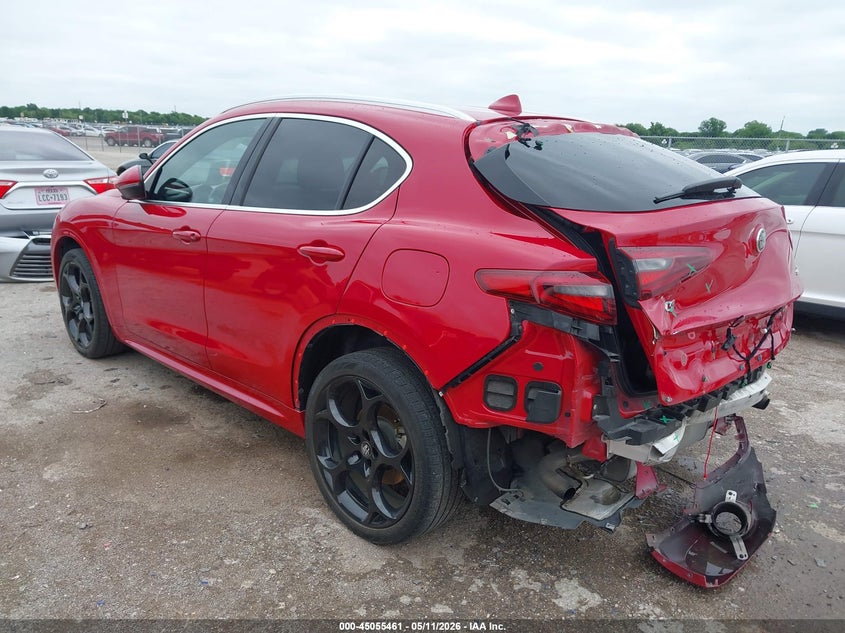 2020 Alfa romeo Stelvio VIN ZASPAKBN7L7C92331 IAAI salvage auction — REAR END, Salvage (Texas), sold $6,600 on 2026-08-11 (photo 3)