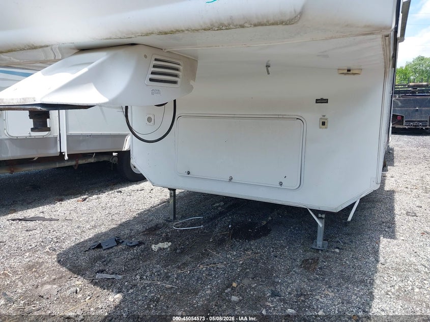 2009 Heartland Big horn VIN 5SFBF34249E013710 IAAI salvage auction — ROOF, Salvage (Pennsylvania), sold $25 on 2026-07-10 (photo 6)
