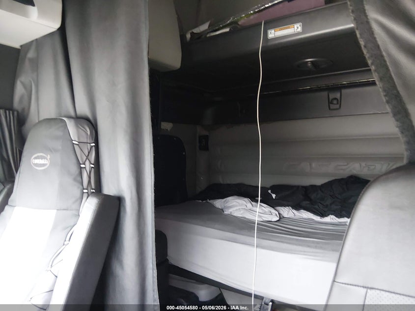 2019 Freightliner New cascadia 126 VIN 3AKJHHDRXKSKP0291 IAAI salvage auction — UNKNOWN, Clear (Louisiana), sold $25 on 2026-08-01 (photo 6)