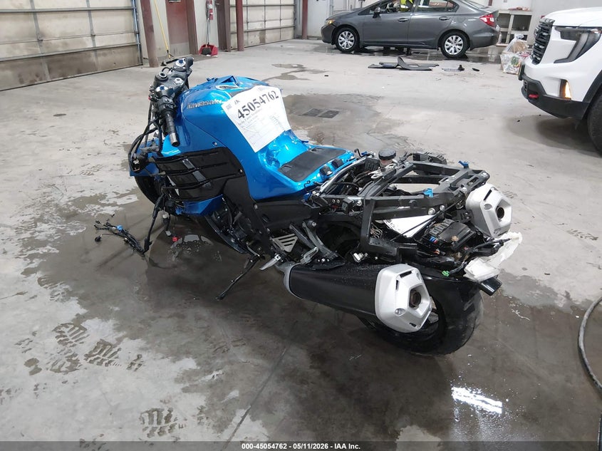 2012 Kawasaki Zx VIN JKBZXNE13CA003528 IAAI salvage auction — ROLLOVER, Salvage (Idaho), sold $825 on 2026-07-24 (photo 3)