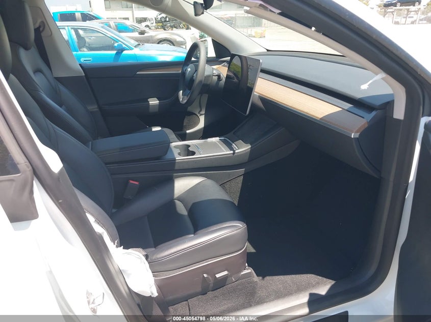 2022 Tesla Model y VIN 7SAYGAEE6NF522782 IAAI salvage auction — SIDE, Salvage (California), sold $9,500 on 2026-07-14 (photo 8)