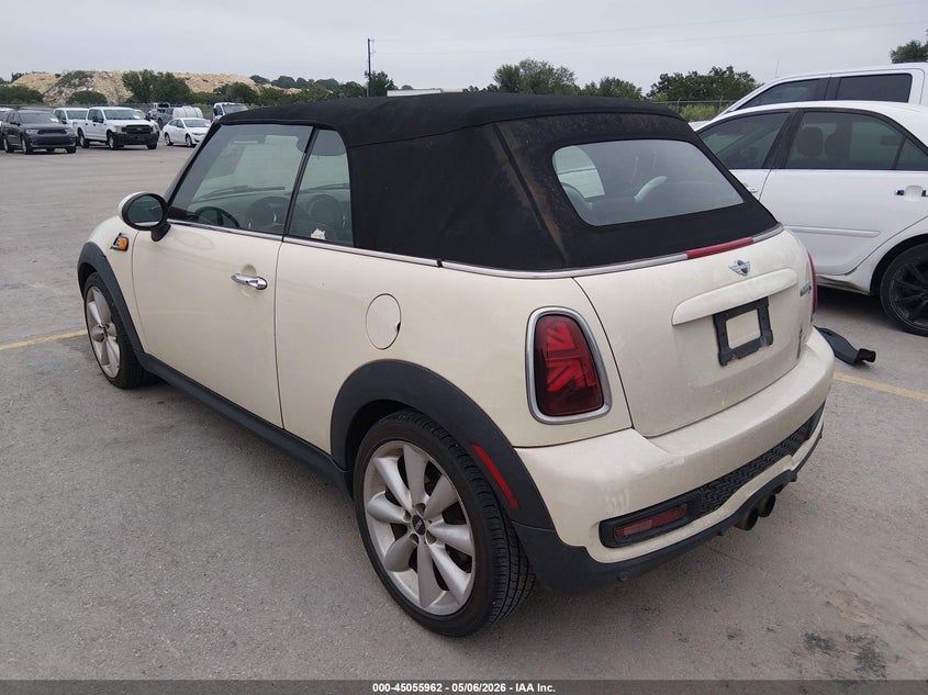 2015 Mini Convertible VIN WMWZP3C56FT708737 IAAI salvage auction — NORMAL WEAR, Clear (South Carolina), sold $725 on 2026-07-30 (photo 3)