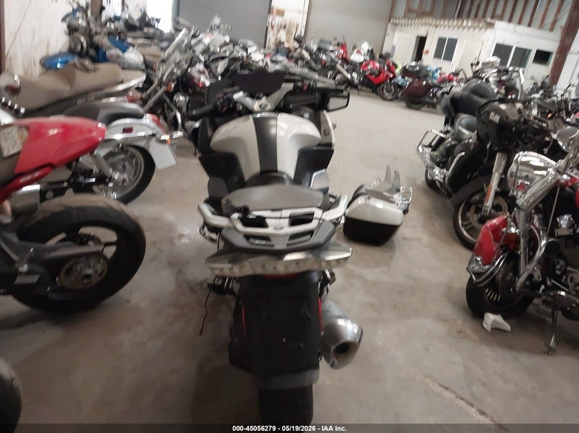2022 BMW R 1250 VIN WB10L0308N6F32491 IAAI salvage auction — FRONT END, Salvage (California), sold $3,650 on 2026-07-07 (photo 6)