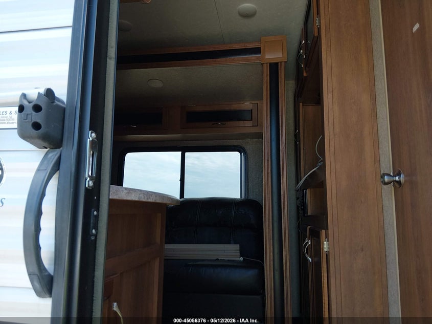 2017 Coachmen Catalina VIN 5ZT2CAUB0HU027848 IAAI salvage auction — HAIL, Regular Certificate (Iowa), sold $7,800 on 2026-07-07 (photo 5)