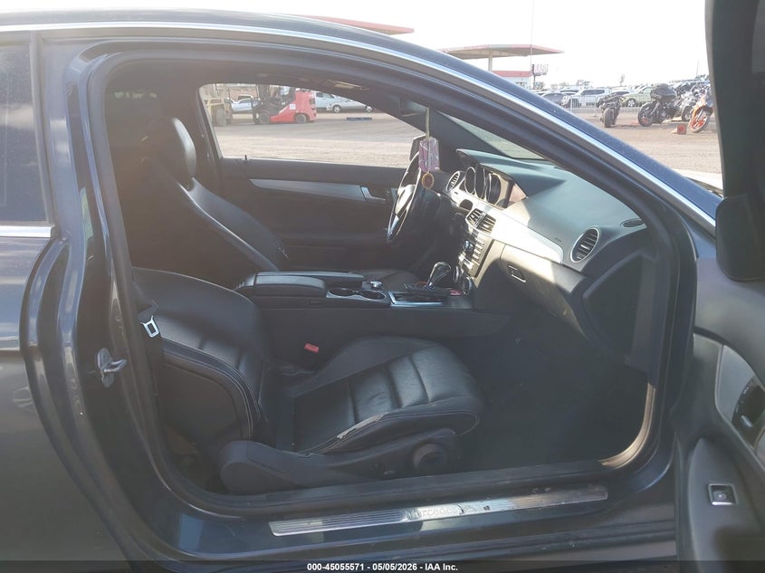 2014 Mercedes-benz C-klasse VIN WDDGJ4HB1EG268682 IAAI salvage auction — NORMAL WEAR, Salvage (Texas), sold $25 on 2026-08-18 (photo 5)