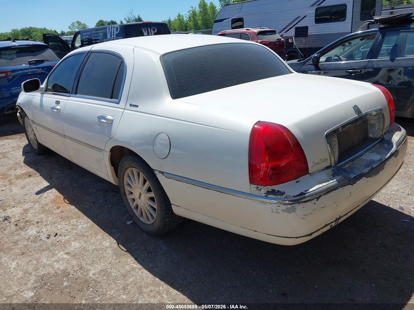 2003 Lincoln TOWN CAR VIN 1LNHM81W43Y703076 IAAI salvage auction — FRONT END, Clear (Oklahoma), sold $575 on 2026-07-08 (photo 3)