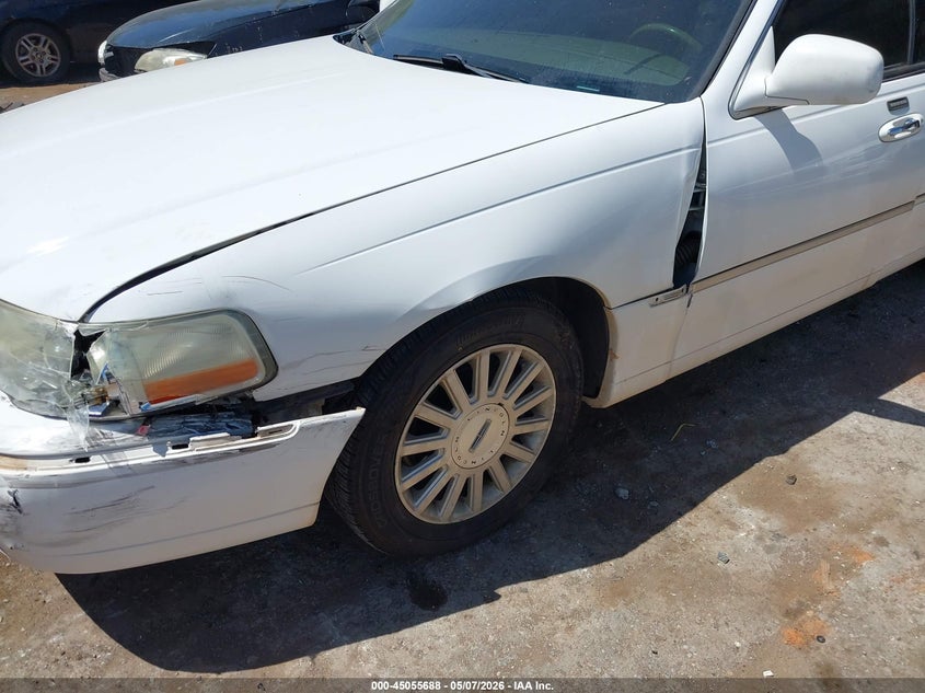 2003 Lincoln TOWN CAR VIN 1LNHM81W43Y703076 IAAI salvage auction — FRONT END, Clear (Oklahoma), sold $575 on 2026-07-08 (photo 6)