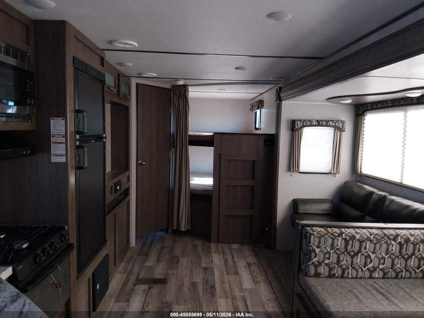 2019 Keystone rv Other VIN 4YDT28B2XK7242774 IAAI salvage auction — HAIL, Regular Certificate (Iowa), sold $6,600 on 2026-07-28 (photo 8)