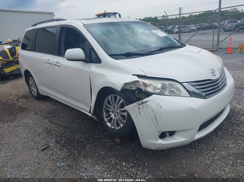 2017 Toyota Sienna VIN 5TDYZ3DC8HS806806 IAAI salvage auction — RIGHT FRONT, Salvage (Mississippi), sold $2,500 on 2026-07-23 (photo 1)