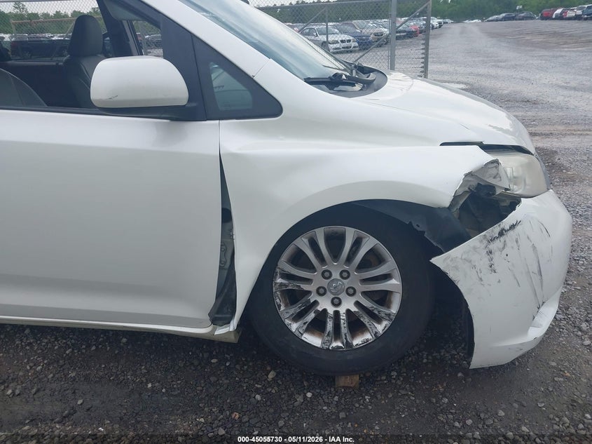 2017 Toyota Sienna VIN 5TDYZ3DC8HS806806 IAAI salvage auction — RIGHT FRONT, Salvage (Mississippi), sold $2,500 on 2026-07-23 (photo 6)