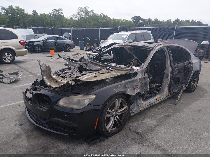 2013 BMW 7er VIN WBAYE8C54DD134001 IAAI salvage auction — TOTAL BURN, Salvage Non-Reb (South Carolina), sold $325 on 2026-07-08 (photo 2)