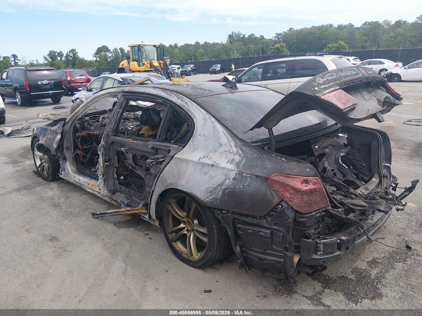 2013 BMW 7er VIN WBAYE8C54DD134001 IAAI salvage auction — TOTAL BURN, Salvage Non-Reb (South Carolina), sold $325 on 2026-07-08 (photo 3)